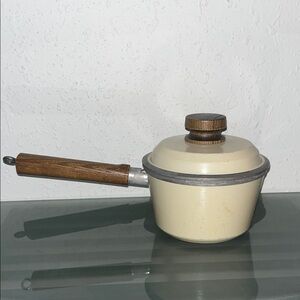 Vintage Cookware Club Classic 1 Aluminum 1 Qt Almond Stock Pot + Lid